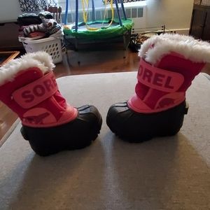 Toddler girls Sorel size 4 snow boots